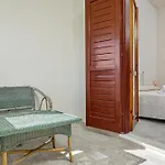 Brezza Marina Apartment- Terrace Сан-Теодоро