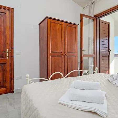 Brezza Marina Apartment- Terrace Appartamento San Teodoro (Sardinia)